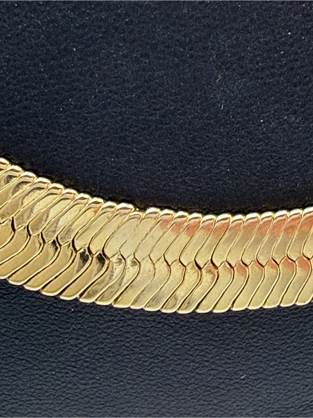 Vintage Gold Tone Herringbone Chain Necklace Women Jewelry - Picture 3 of 5